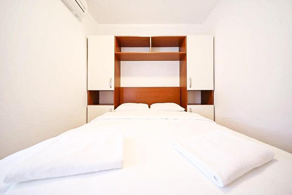 Apartmani "Jadran" Паг Екстер'єр фото