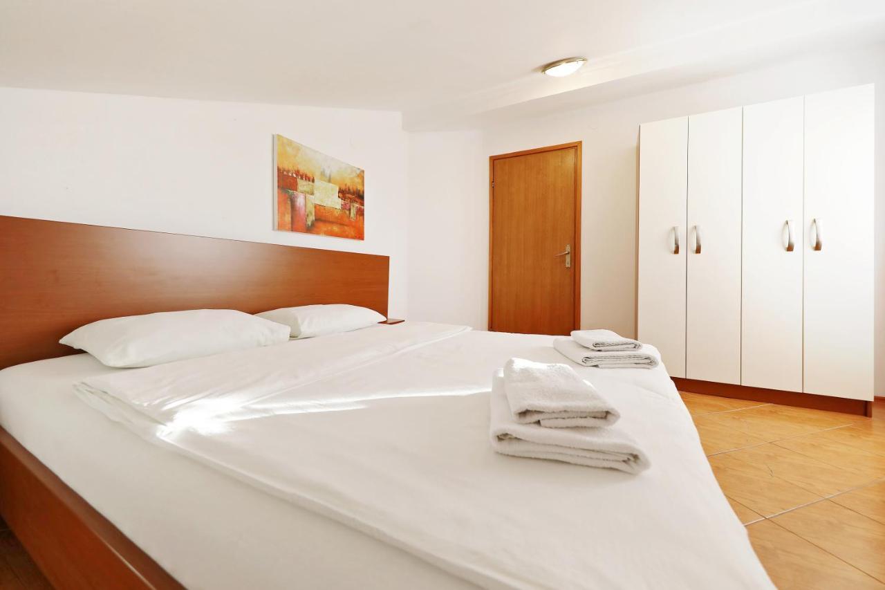 Apartmani "Jadran" Паг Екстер'єр фото