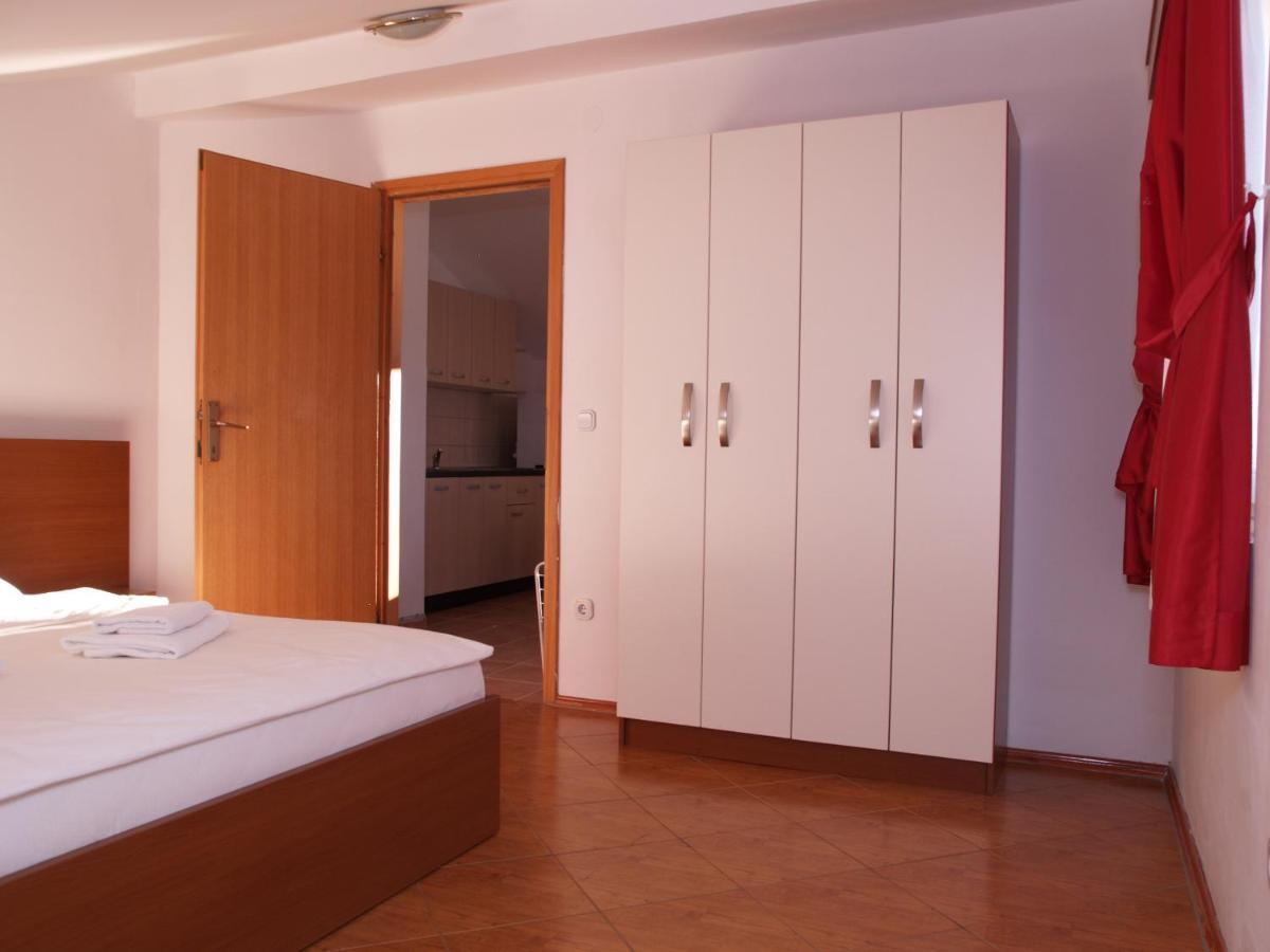 Apartmani "Jadran" Паг Екстер'єр фото