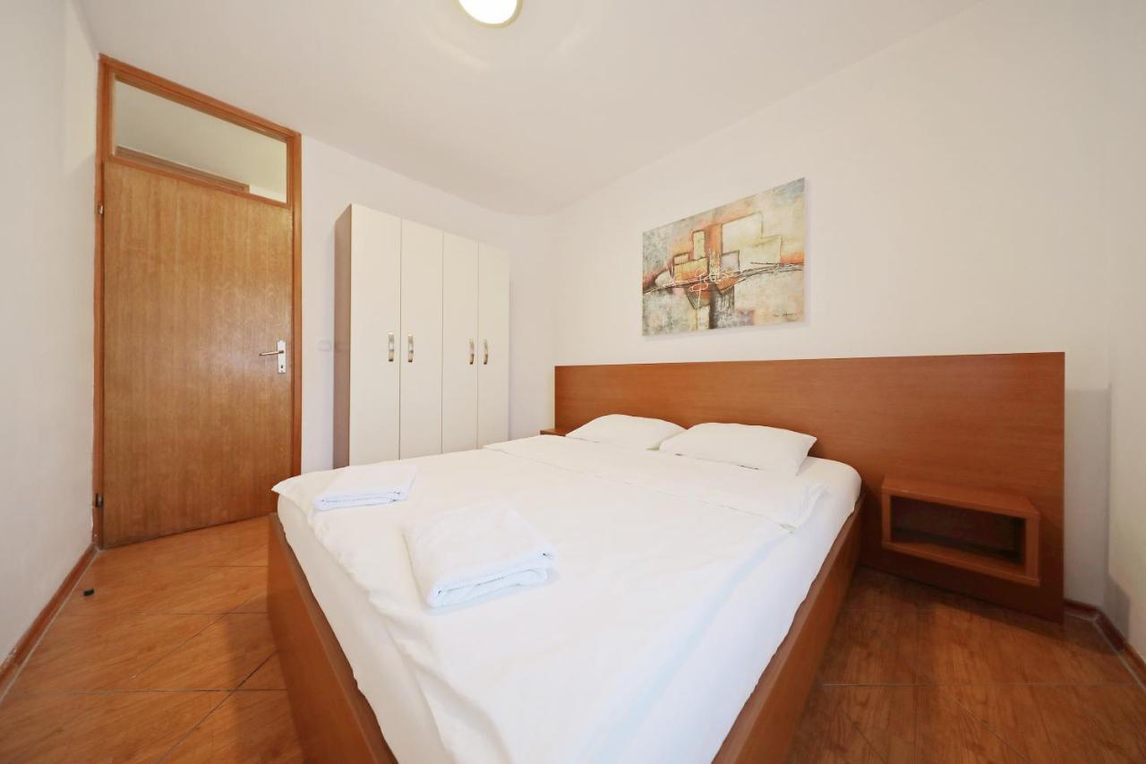Apartmani "Jadran" Паг Екстер'єр фото
