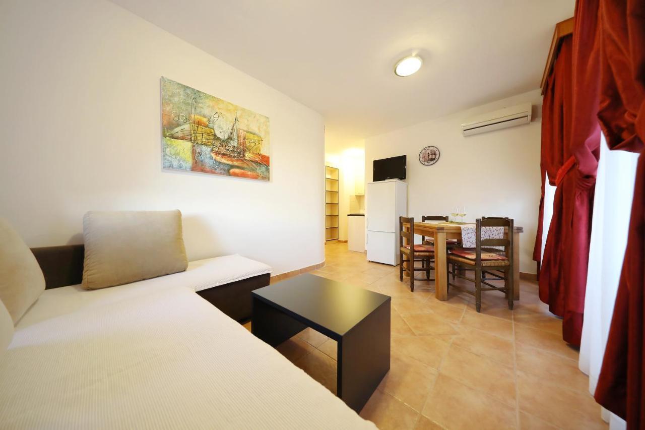 Apartmani "Jadran" Паг Екстер'єр фото