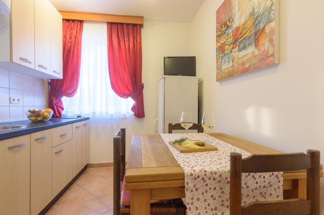 Apartmani "Jadran" Паг Екстер'єр фото